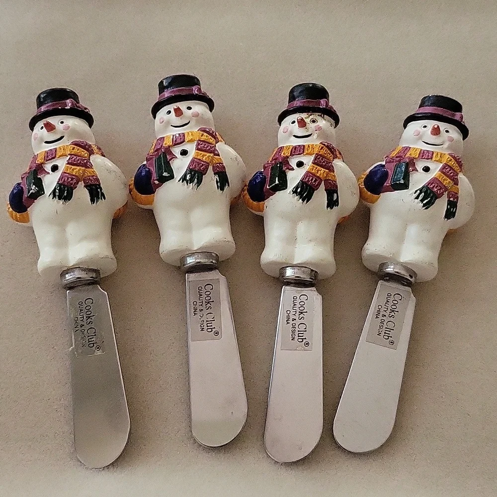 Christmas Snowmen Cooks Club Butter Knives